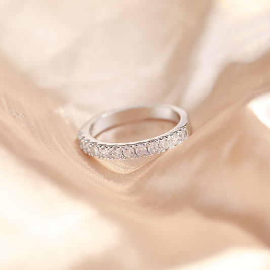 Lunara Luxe 925 Sterling Silver Engagement Ring with Round Brilliant Cut Zircon