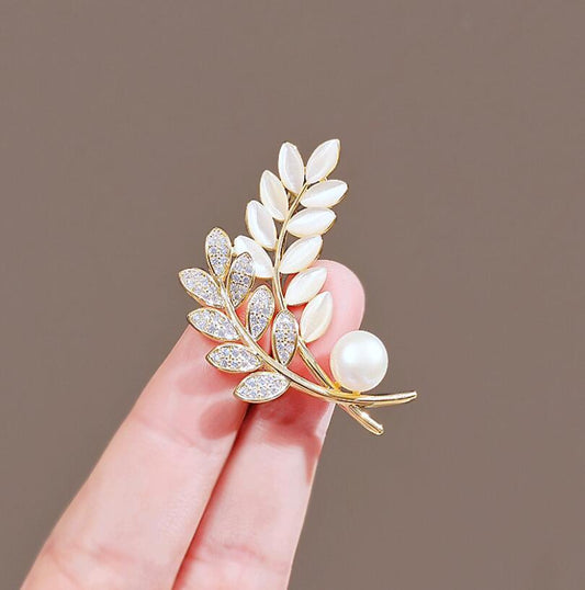 Luxury twin-leaf brooch with enamel petals and pearl