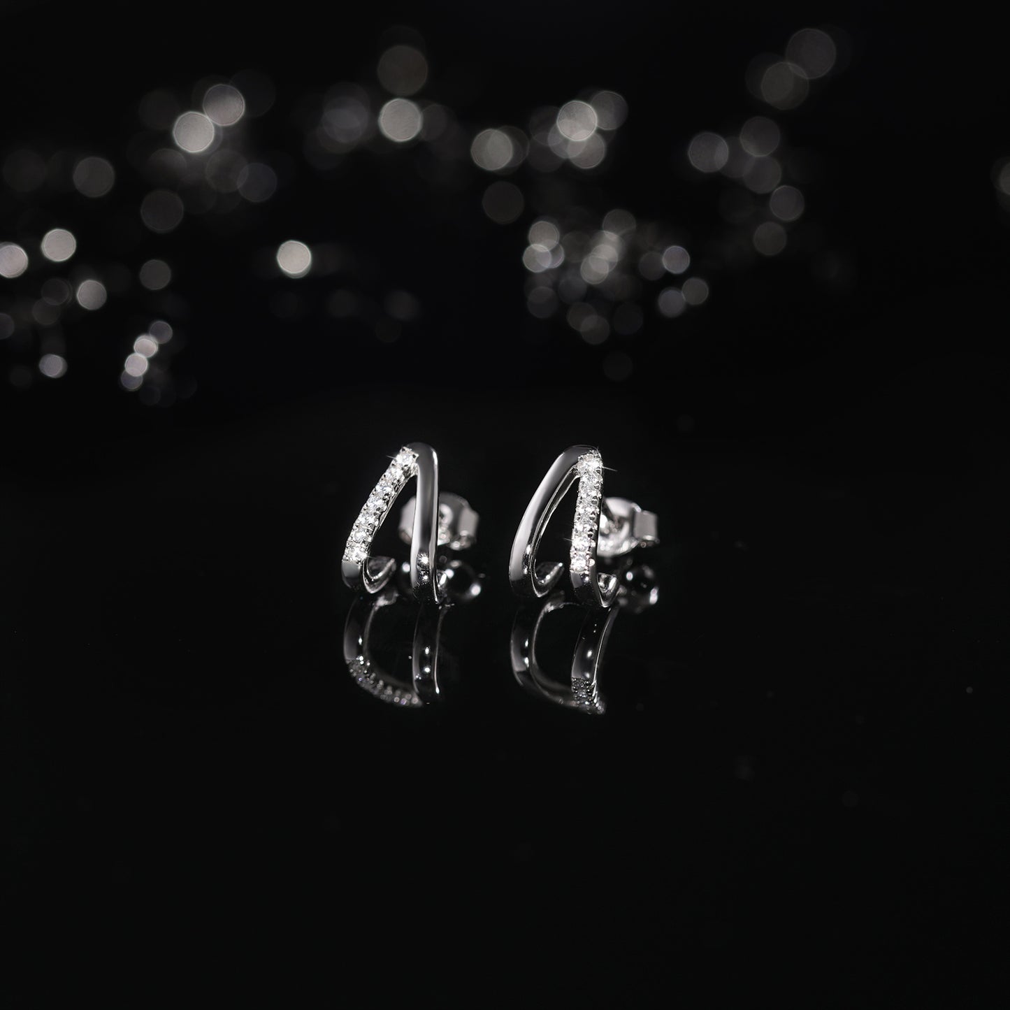 Lunara Luxe 925 Sterling Silver V-Shaped Zircon Stud Earrings – Available in Silver or Gold Plating