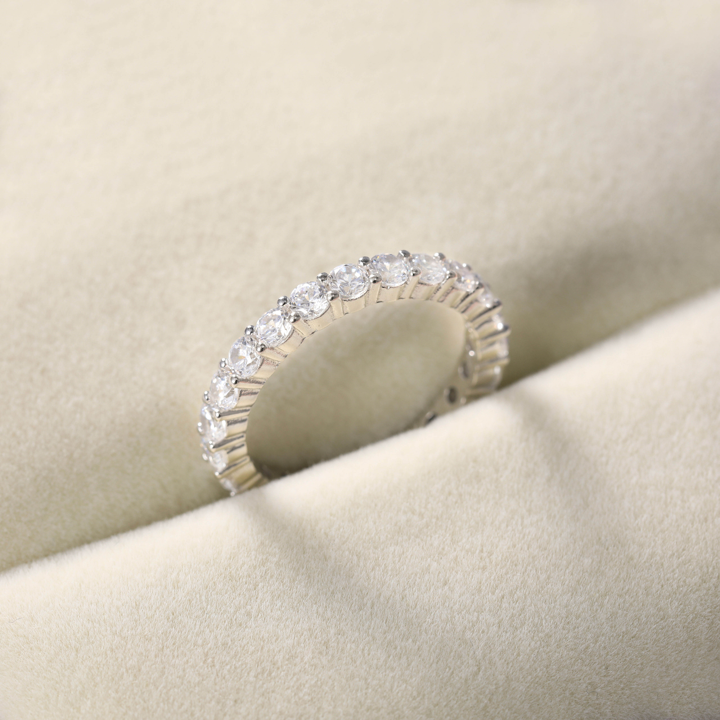 Lunara Luxe 925 Sterling Silver Wedding Band with Oval Cut Zircon – Available in Gold or Silver Finish