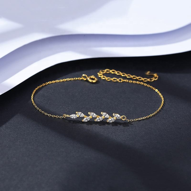 Lunara Luxe 925 Sterling Silver Leaf Motif Bracelet with Zircon – Available in Gold or Silver Polish