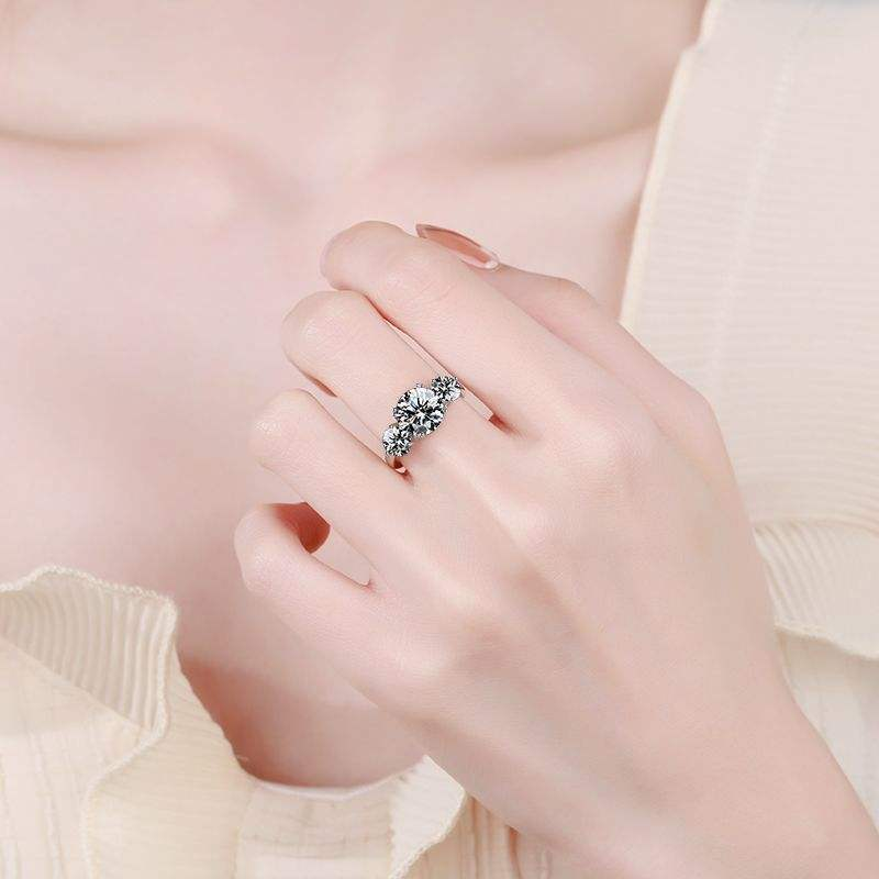 Lunara Luxe Rhodium-Plated Sterling Silver Engagement Ring with Round Brilliant Cut Moissanite