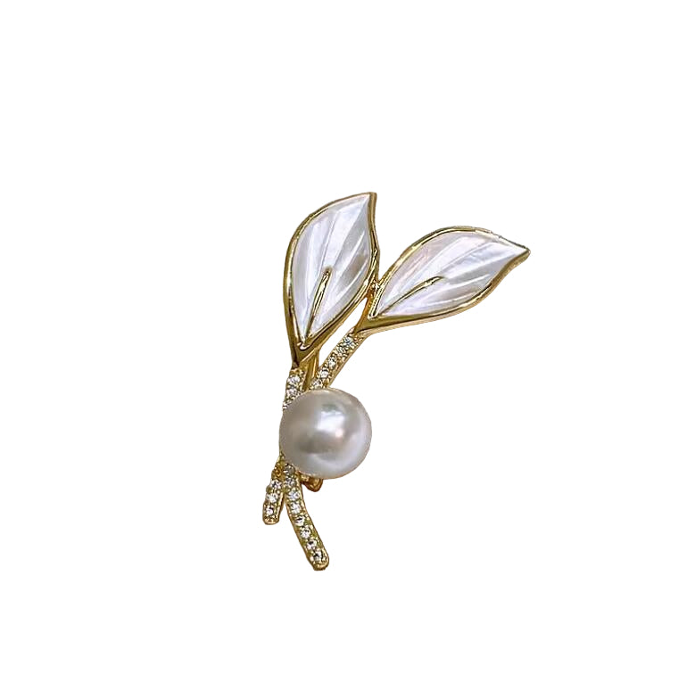 Elegant gold leaf brooch with pearl and crystals