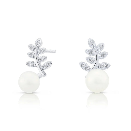 Leaf design pearl stud earrings with 6–7mm pearls

