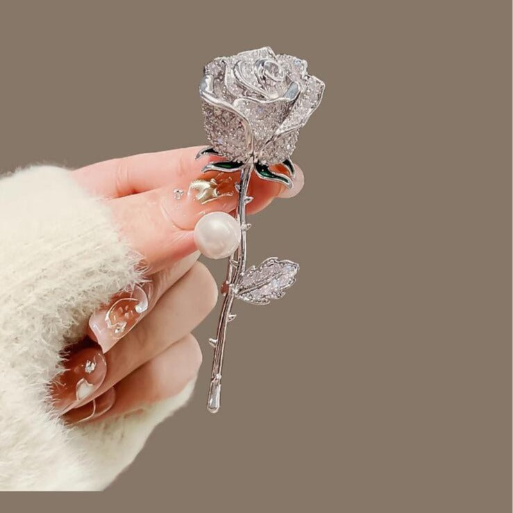 Luxury long floral brooch in silver