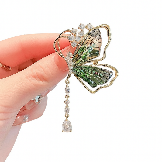 Nature-inspired butterfly brooch with crystals and shimmer

