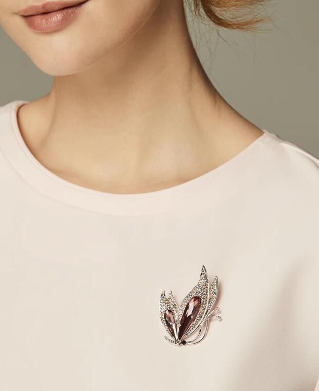 Sparkling purple crystal butterfly brooch for women